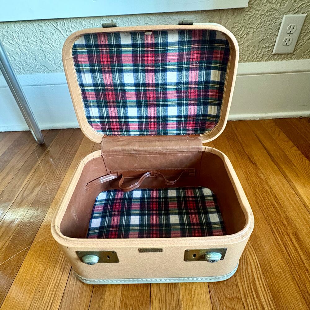 Vintage JC Higgins Train Case Vanity Luggage Plaid Lined Travel Case